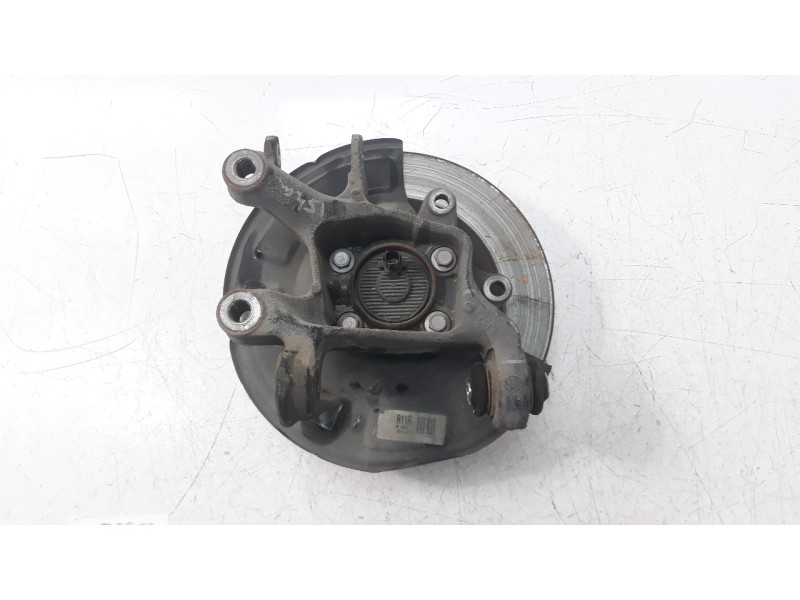 Recambio de mangueta trasera derecha para toyota avensis 1.8 16v cat referencia OEM IAM 4230405141  