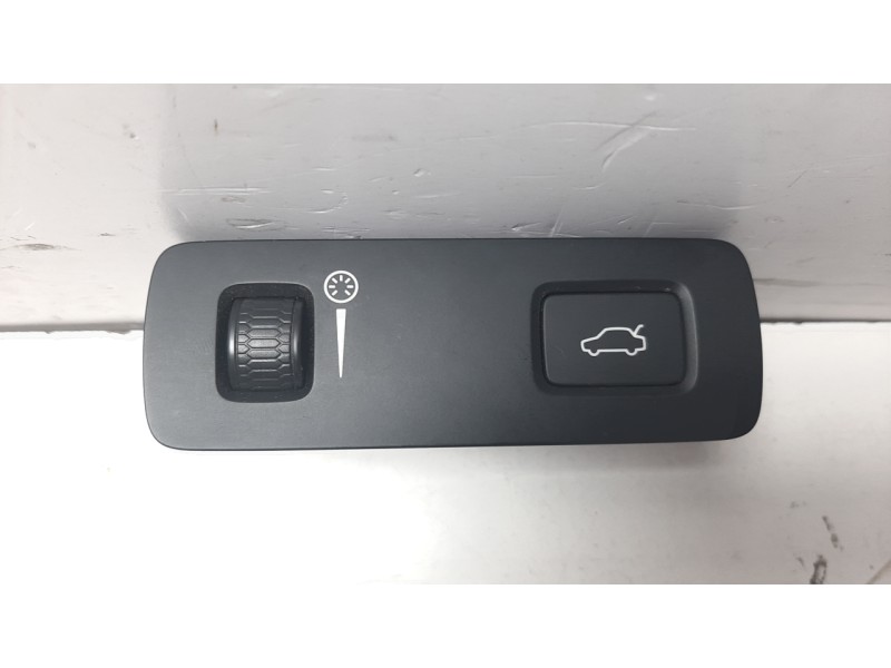 Recambio de mando multifuncion para volvo xc 40 1.5 cat referencia OEM IAM P31443873  
