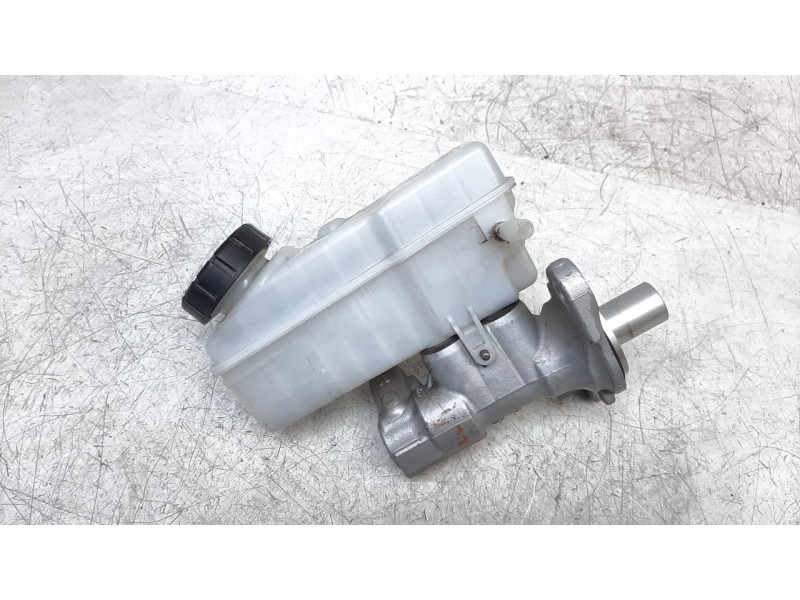 Recambio de bomba freno para renault clio iv referencia OEM IAM 460915125R  