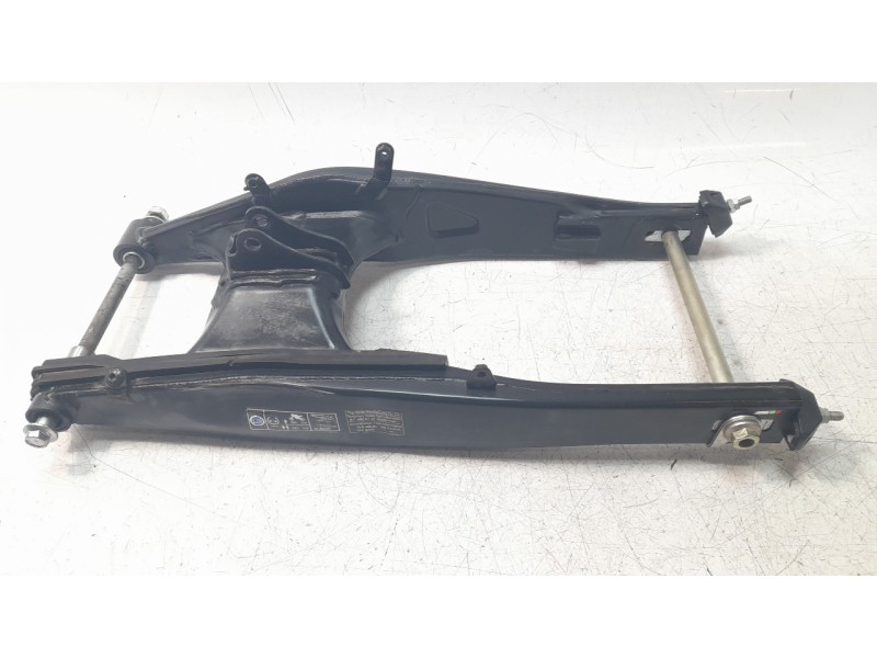 Recambio de puente trasero para honda cb125 r referencia OEM IAM 52200K98E20  