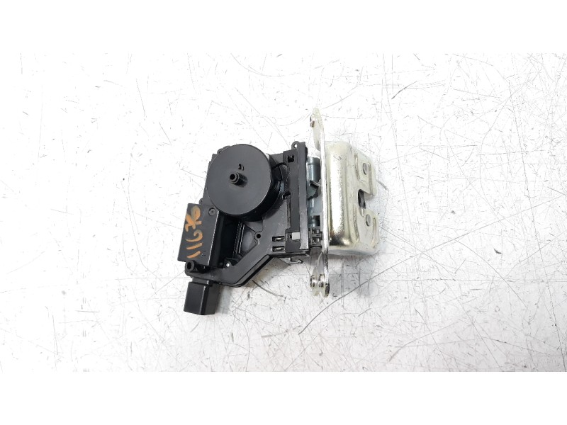 Recambio de cerradura maletero / porton para suzuki swift (az) referencia OEM IAM 8251052R01000  