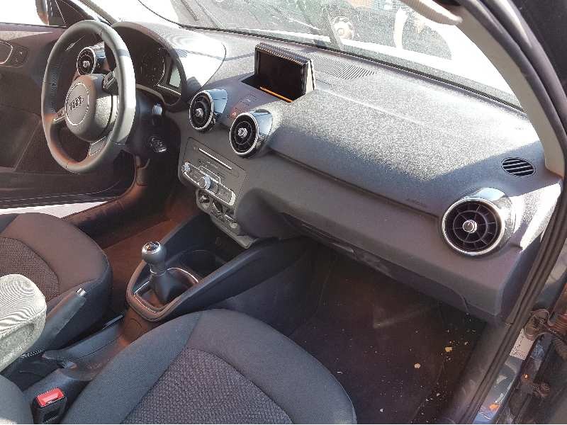 audi a1 sportback (8xf) del año 2017