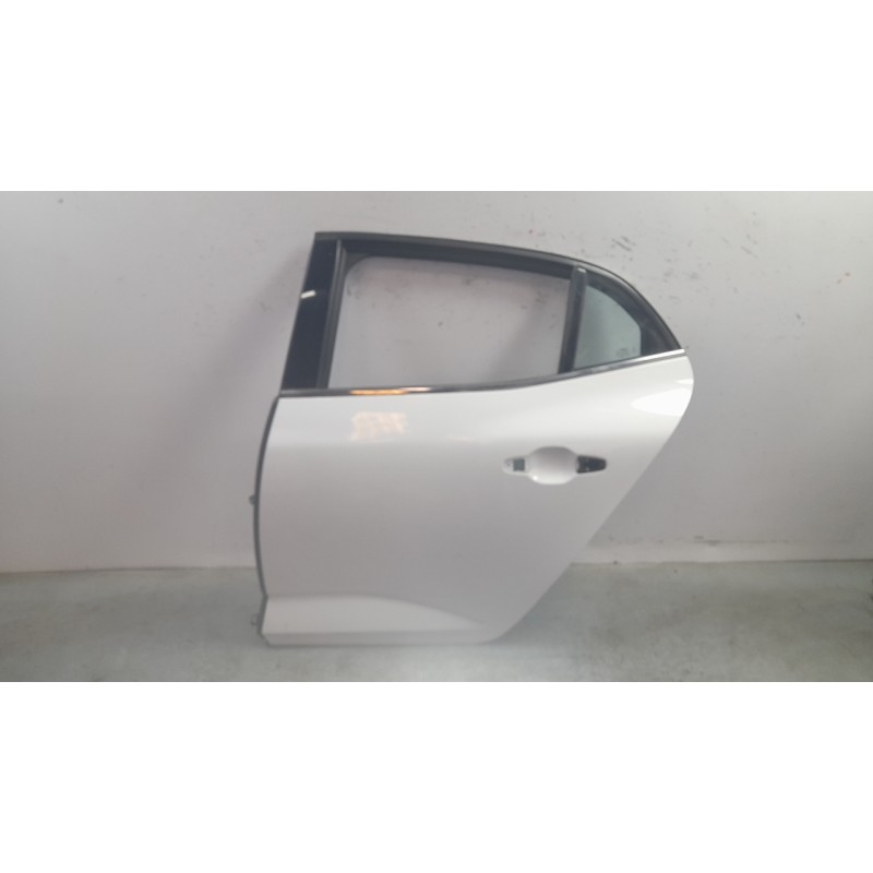 Recambio de puerta trasera izquierda para renault megane iv hatchback (b9a/m/n_) 1.5 blue dci 115 (b9a6) referencia OEM IAM 8210