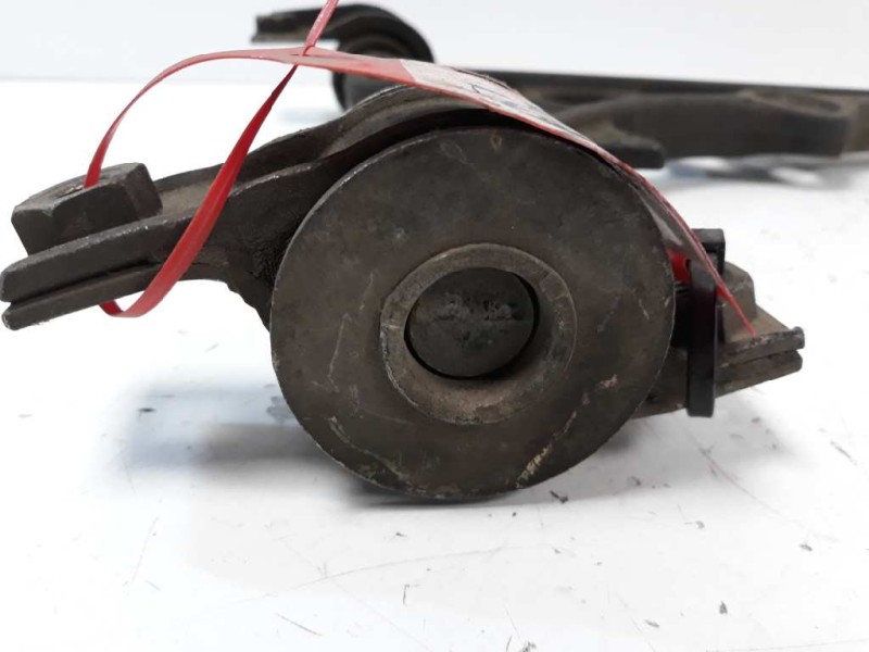 Recambio de brazo suspension inferior delantero derecho para alfa romeo 145 referencia OEM IAM 7780446  
