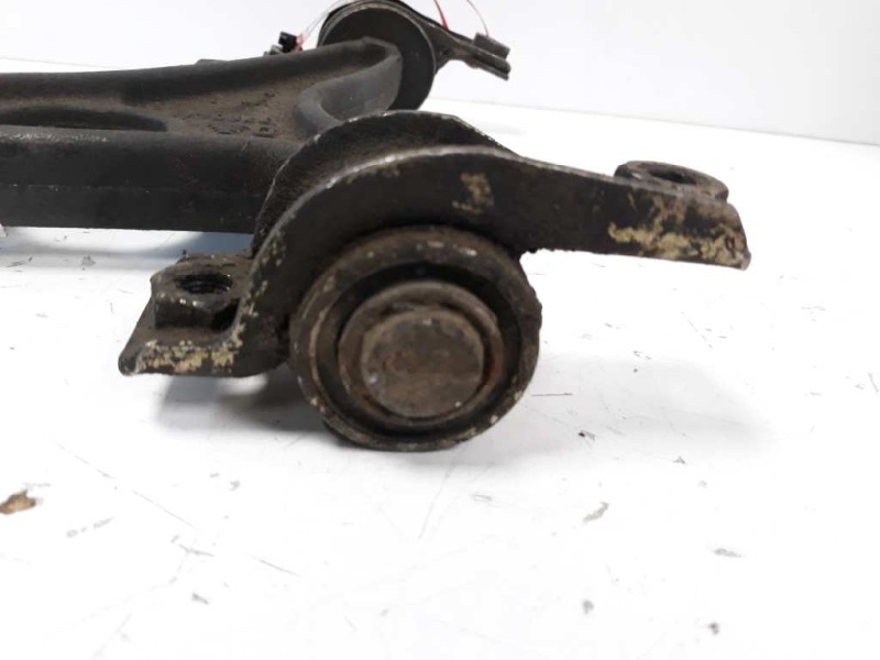 Recambio de brazo suspension inferior delantero derecho para alfa romeo 145 referencia OEM IAM 7780446  