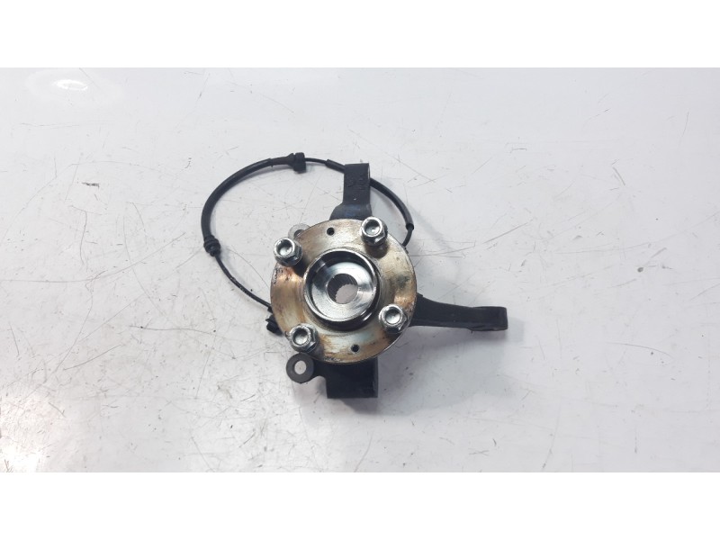 Recambio de mangueta delantera izquierda para mahindra kuv 100 2wd nxt referencia OEM IAM 0401DAA02920N  