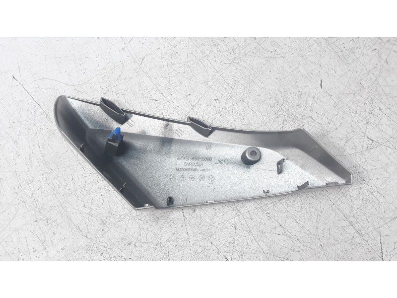 Recambio de moldura para honda cb125 r referencia OEM IAM 83620KTYR30ZC  
