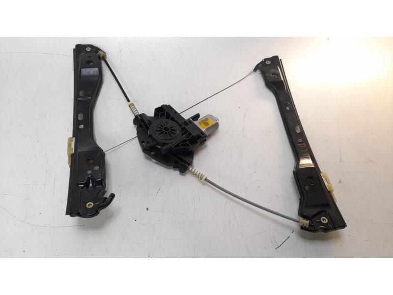 Recambio de elevalunas delantero izquierdo para volvo v60 kombi 2.0 diesel cat referencia OEM IAM 921035102  