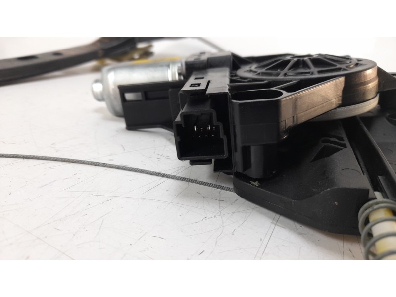 Recambio de elevalunas delantero izquierdo para volvo v60 kombi 2.0 diesel cat referencia OEM IAM 921035102  