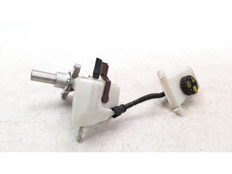Recambio de bomba freno para peugeot 308 referencia OEM IAM 9807651580  