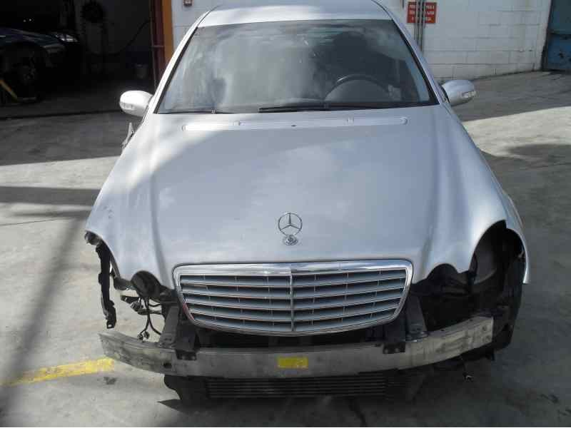 mercedes-benz clase e (w211) berlina del año 2004