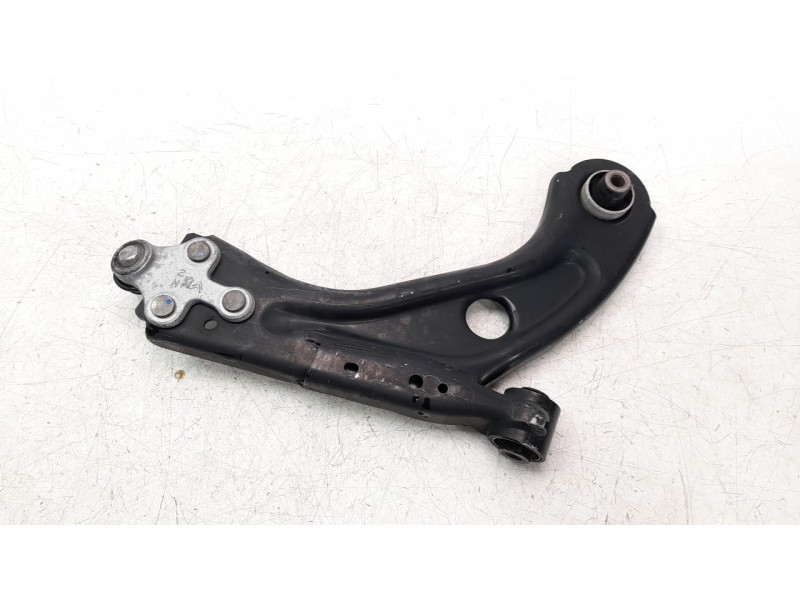 Recambio de brazo suspension inferior delantero izquierdo para peugeot 308 referencia OEM IAM 9678311380  ZWDPE010