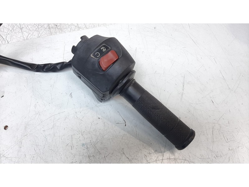 Recambio de piña luces derecha para ktm 390 duke 390 duke referencia OEM IAM 93511074000  