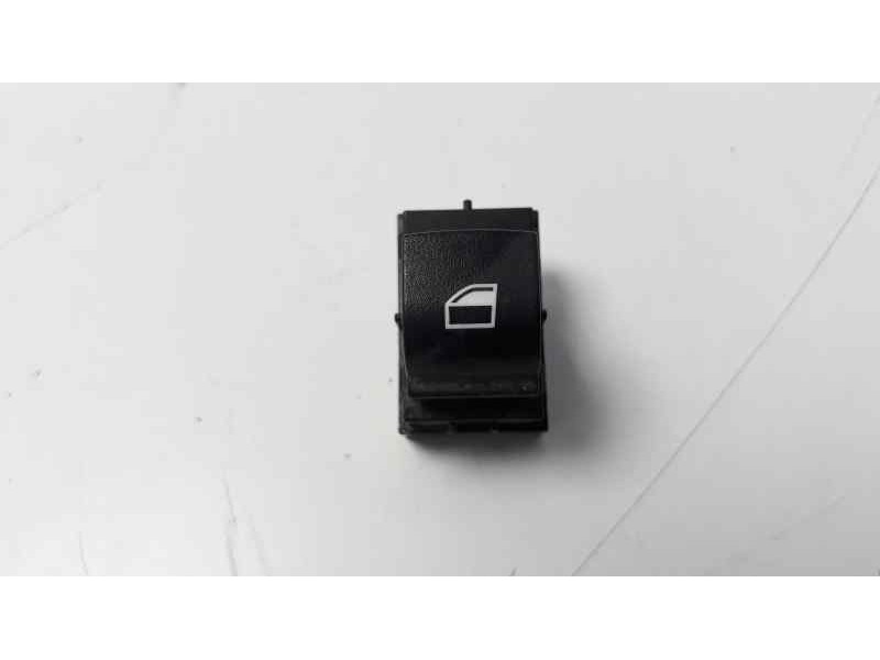 Recambio de mando elevalunas delantero derecho para bmw serie 3 touring (f31) 316d referencia OEM IAM 9208107  
