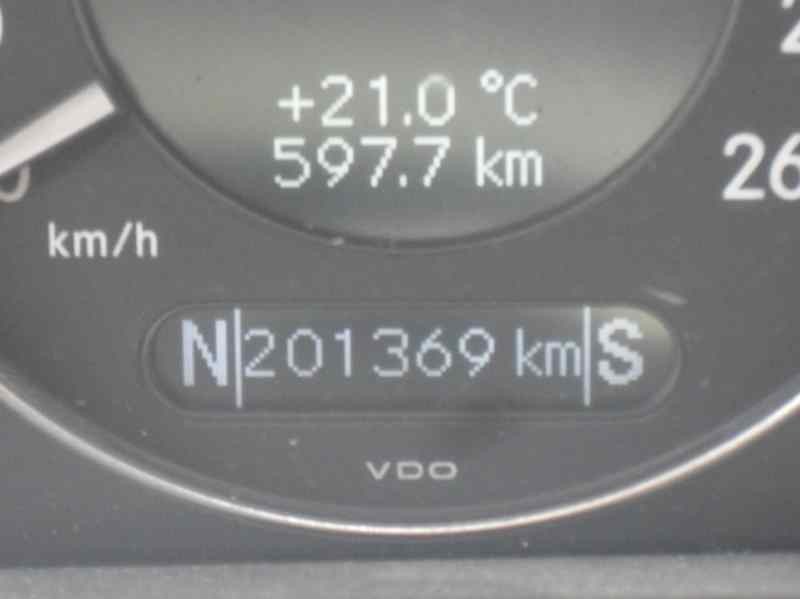 mercedes-benz clase e (w211) berlina del año 2004