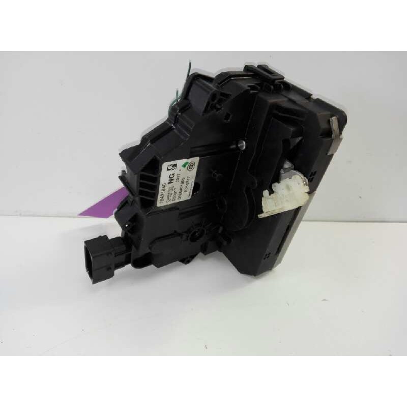 Recambio de cerradura puerta delantera derecha para opel corsa e selective referencia OEM IAM 13431840  