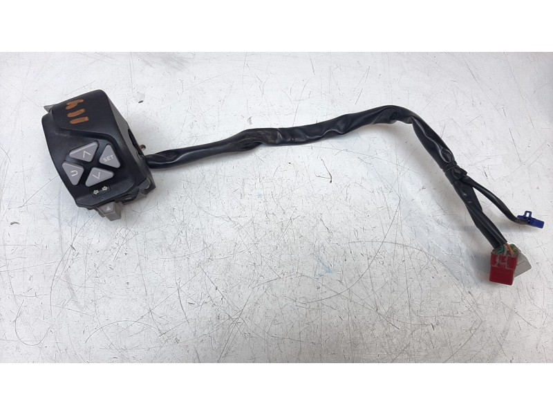 Recambio de piña luces izquierda para ktm 390 duke 390 duke referencia OEM IAM 93011070000  