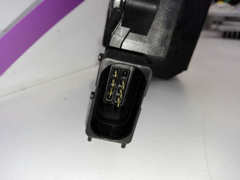 Recambio de cerradura puerta delantera derecha para opel corsa e selective referencia OEM IAM 13431840  