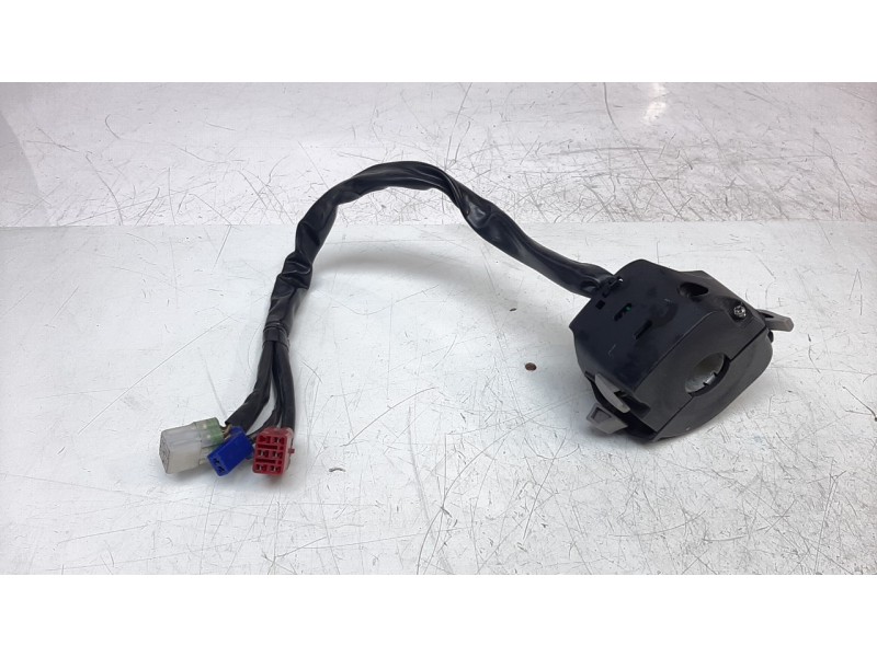 Recambio de piña luces izquierda para ktm 390 duke 390 duke referencia OEM IAM 93011070000  