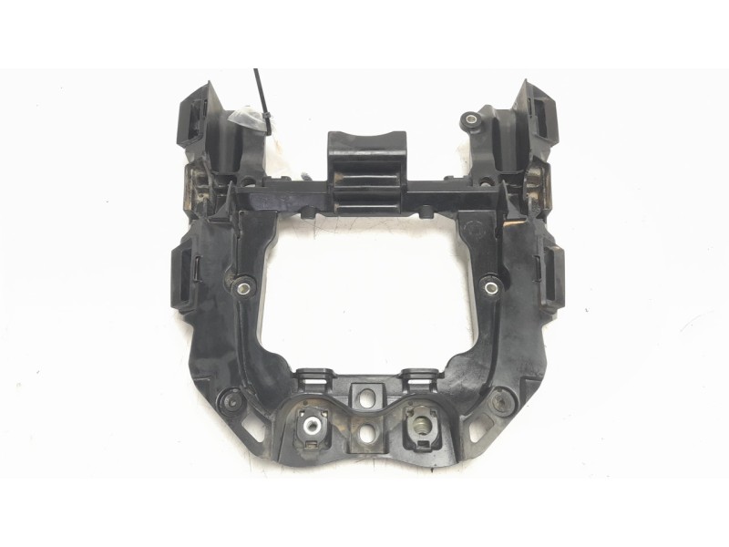Recambio de moldura para honda africa twin referencia OEM IAM 81350MKKD20  