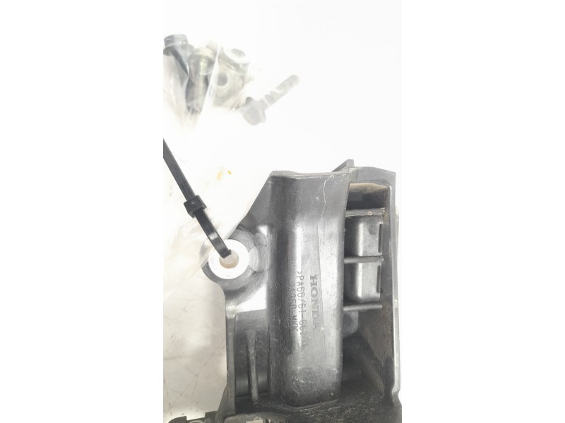 Recambio de moldura para honda africa twin referencia OEM IAM 81350MKKD20  