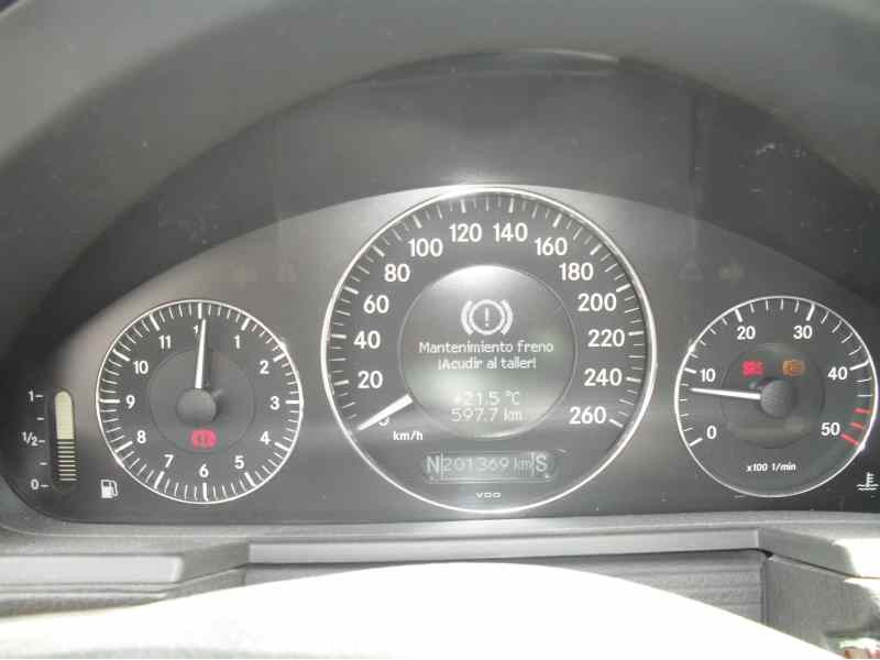 mercedes-benz clase e (w211) berlina del año 2004