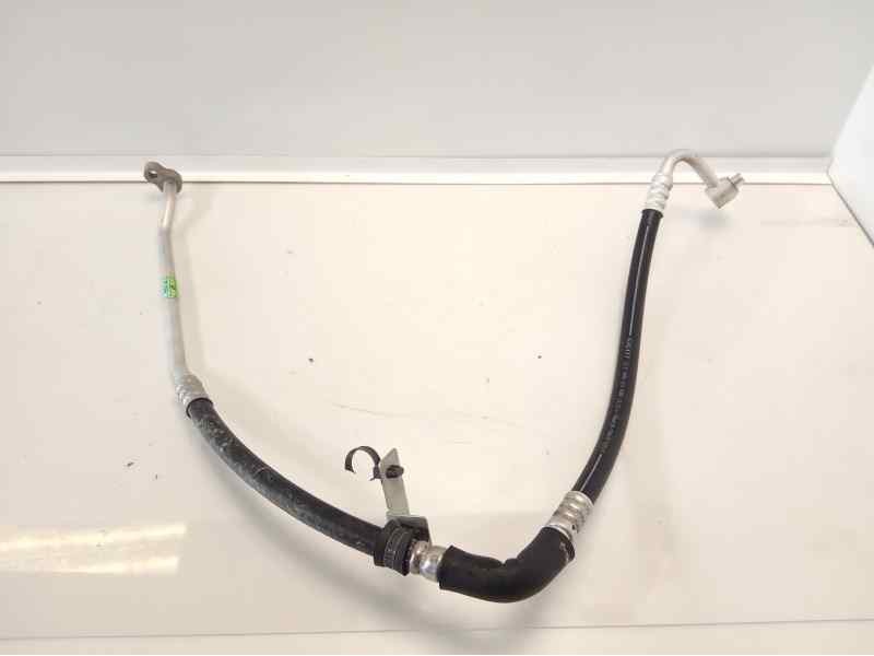 Recambio de tubos aire acondicionado para ssangyong tivoli limited 4x2 referencia OEM IAM 6861035000  