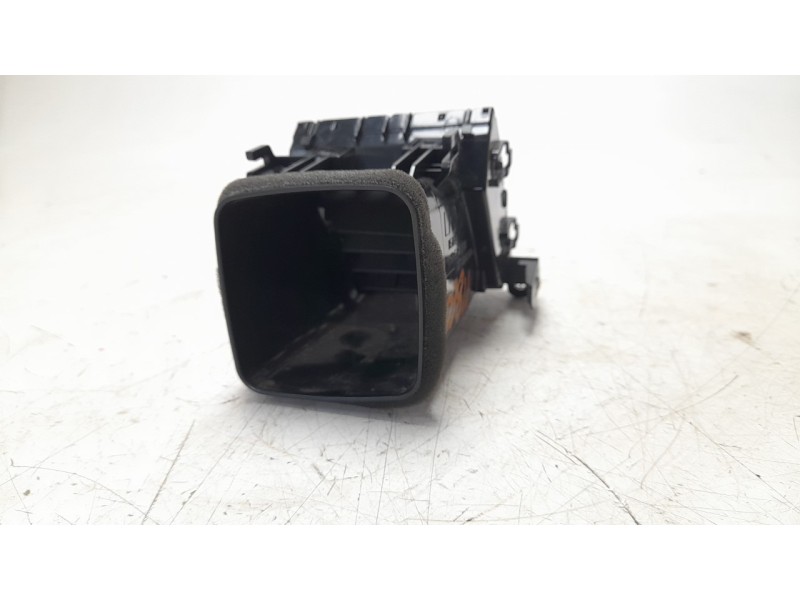 Recambio de aireador izquierdo para toyota prius+ advance referencia OEM IAM 5568647060  
