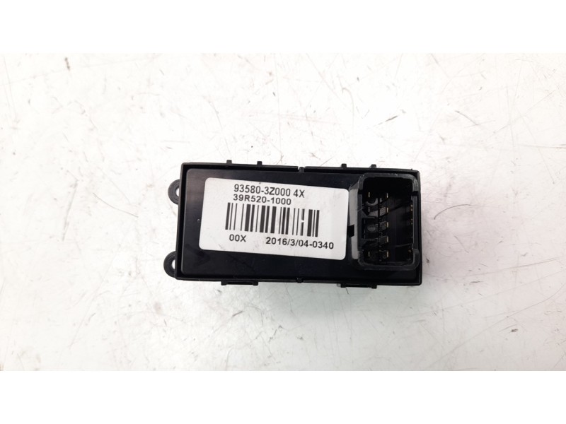 Recambio de mando elevalunas trasero izquierdo para hyundai i40 1.7 crdi cat referencia OEM IAM 935803Z000 IAF970087KH 