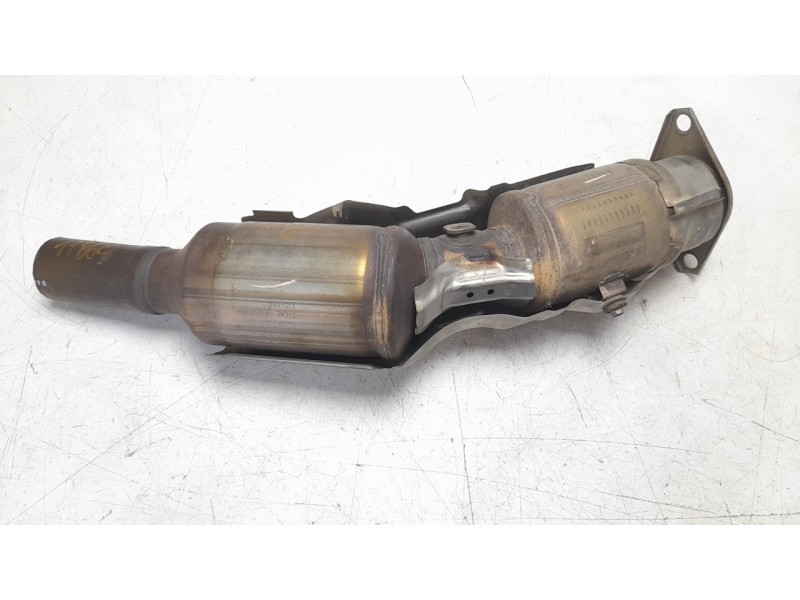 Recambio de catalizador para toyota prius+ advance referencia OEM IAM GP1  