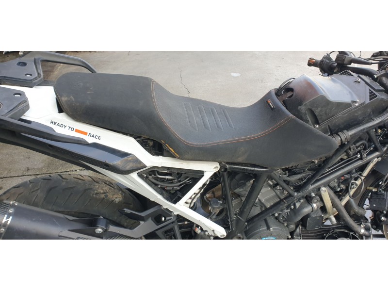 Recambio de asiento delantero para ktm 1290 super adventure wh 1290 superadventure s (2016) referencia OEM IAM 61907140000C1A  