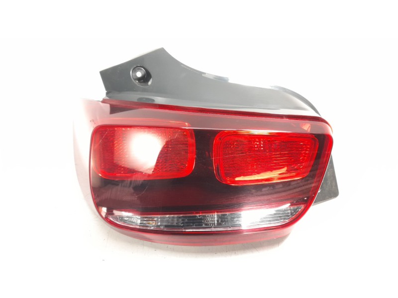 Recambio de piloto trasero izquierdo para mahindra kuv 100 2wd nxt referencia OEM IAM 1703AAA03701N  