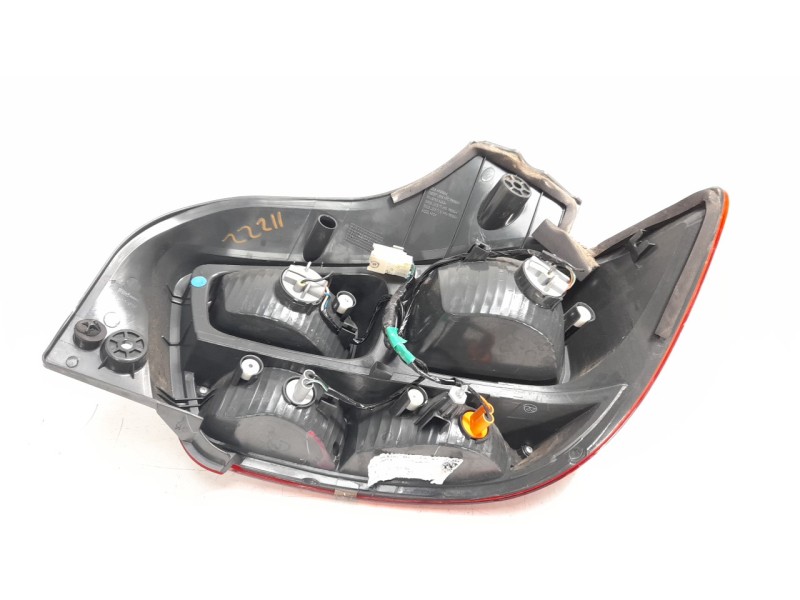 Recambio de piloto trasero izquierdo para mahindra kuv 100 2wd nxt referencia OEM IAM 1703AAA03701N  