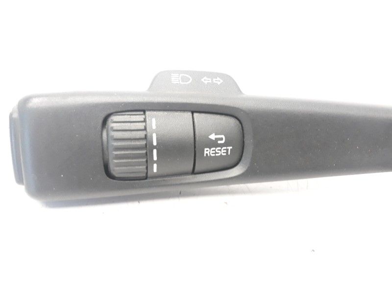 Recambio de mando intermitentes para volvo v60 kombi 2.0 diesel cat referencia OEM IAM 31456045  