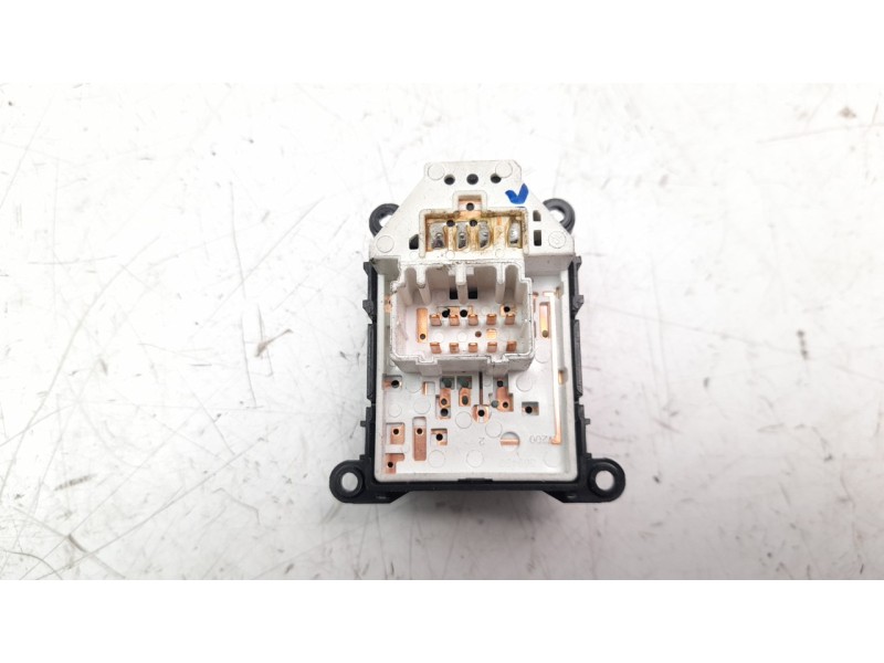 Recambio de mando retrovisor para hyundai i40 1.7 crdi cat referencia OEM IAM 935713Z000  