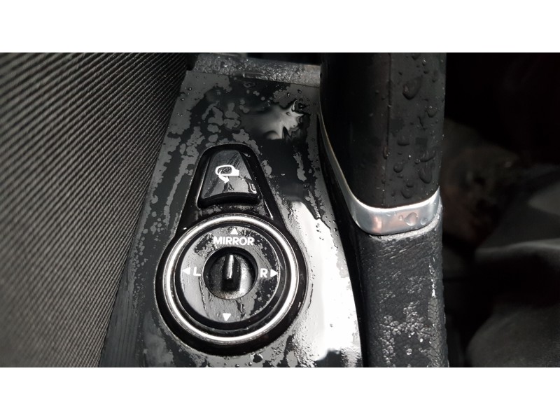 Recambio de mando retrovisor para hyundai i40 1.7 crdi cat referencia OEM IAM 935713Z000  