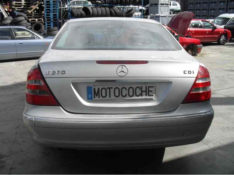 mercedes-benz clase e (w211) berlina del año 2004