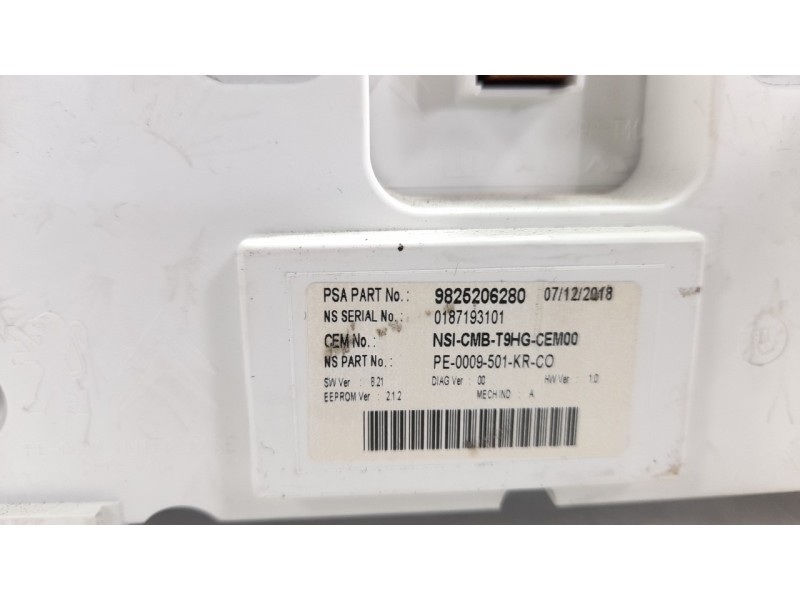 Recambio de cuadro instrumentos para peugeot 308 referencia OEM IAM 9825206280  