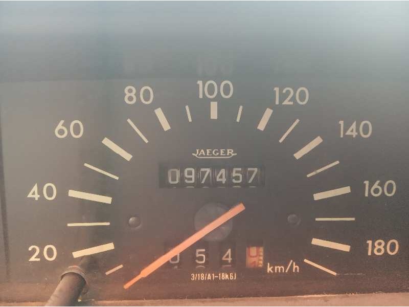 peugeot 205 berlina del año 1989