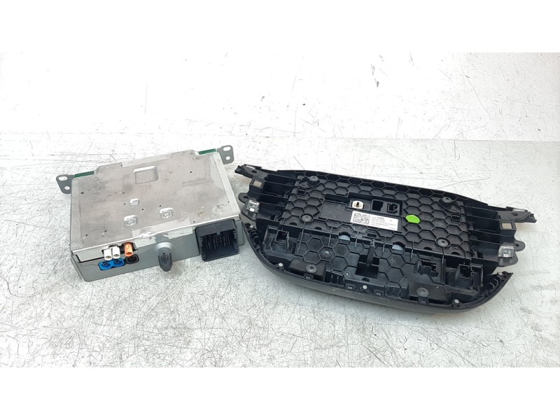 Recambio de sistema navegacion gps para opel corsa f ultimate referencia OEM IAM 39231265  
