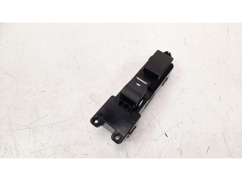 Recambio de mando elevalunas trasero izquierdo para hyundai tucson 1.6 crdi cat referencia OEM IAM 93580D3010  
