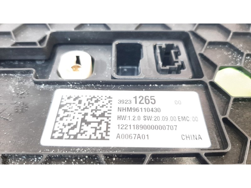Recambio de sistema navegacion gps para opel corsa f ultimate referencia OEM IAM 39231265  
