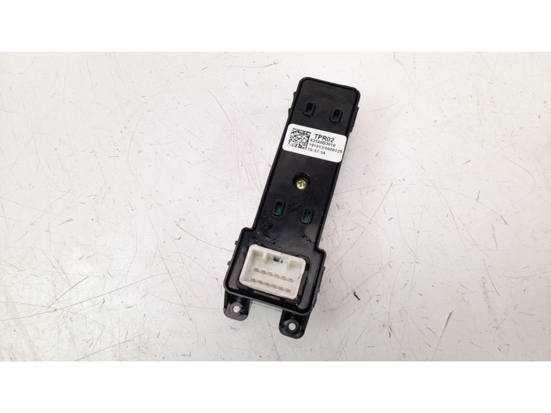 Recambio de mando elevalunas trasero izquierdo para hyundai tucson 1.6 crdi cat referencia OEM IAM 93580D3010  