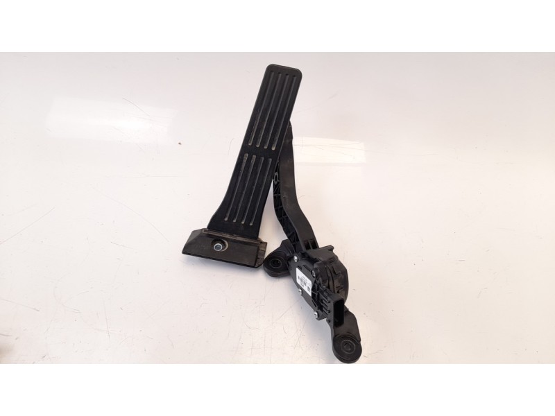 Recambio de potenciometro pedal para hyundai i30 (gd) 1.4 crdi cat referencia OEM IAM 327003XXXX  