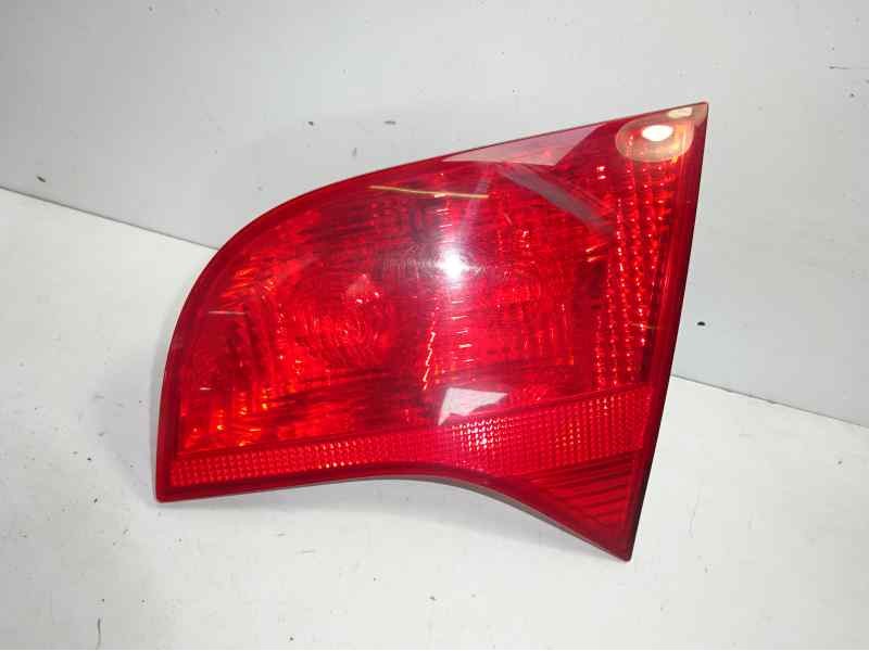 Recambio de piloto trasero derecho interior para audi a4 avant (8e) 3.0 tdi quattro referencia OEM IAM 8E9945094 104LLF381 