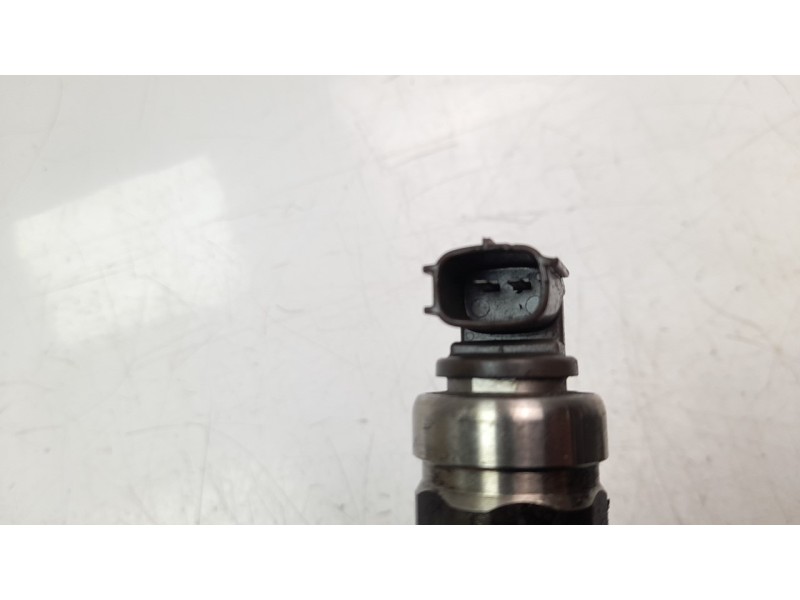 Recambio de inyector para toyota hilux (kun) 2.5 turbodiesel referencia OEM IAM 2367030150  