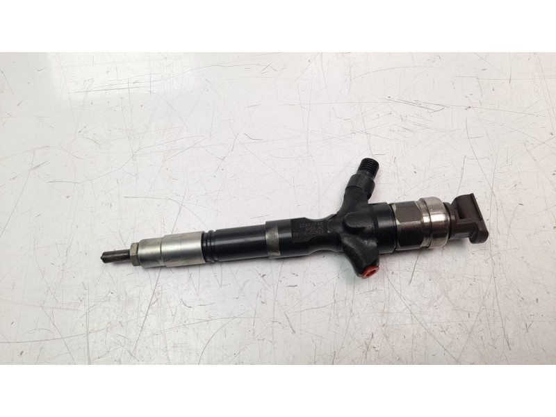 Recambio de inyector para toyota hilux (kun) 2.5 turbodiesel referencia OEM IAM 2367030150  