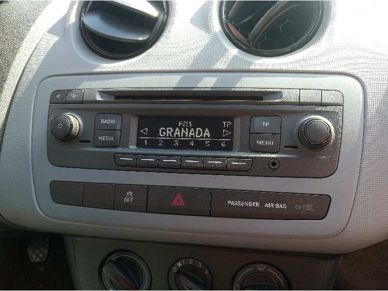 Recambio de sistema audio / radio cd para seat ibiza sc (6j1) reference tech referencia OEM IAM 6J1035156AZT  