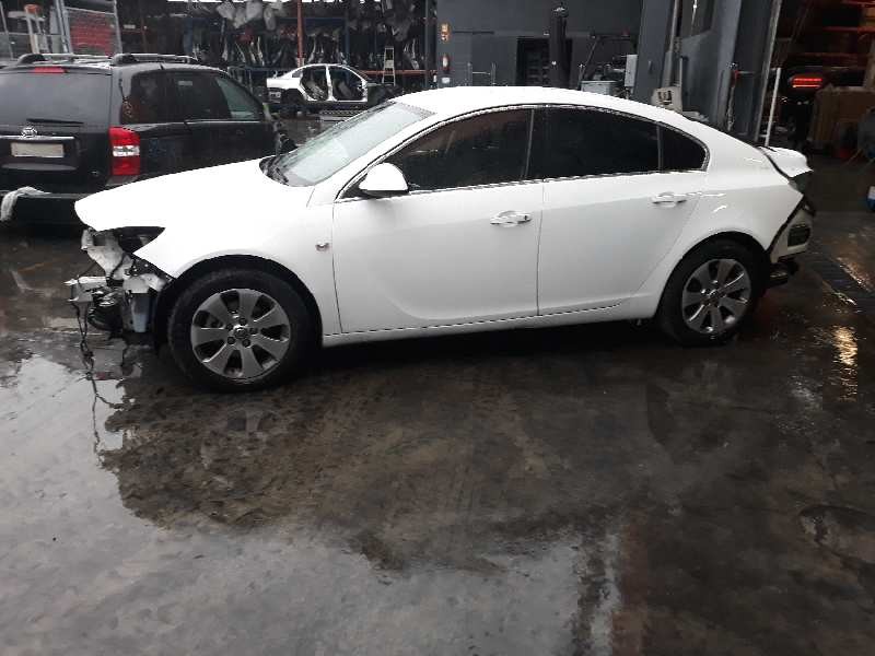 opel insignia berlina del año 2011