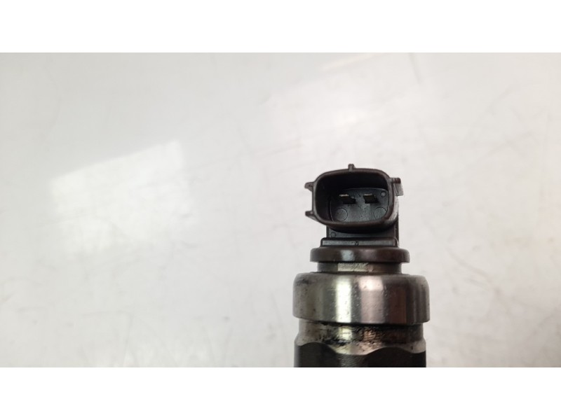 Recambio de inyector para toyota hilux (kun) 2.5 turbodiesel referencia OEM IAM 2367030150  